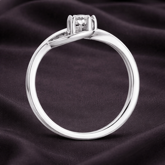 Elegant Twisted Band Ring with 0.18 Carat Round Solitaire Diamond