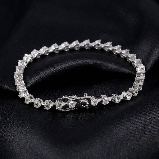 5ct Heart-Cut Lab-Grown Diamond Seamless Love Bracelet