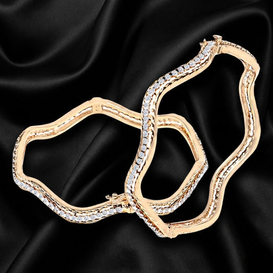 4.7ct Lab Grown Dazzling Dual-Toned Wavy Bangle