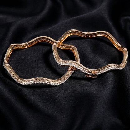 4.7ct Lab Grown Dazzling Dual-Toned Wavy Bangle